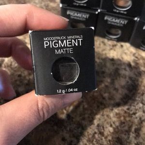 Pigment Eyeshadow - Black